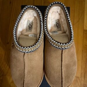 UGG Tasman Slippers  Sz 8